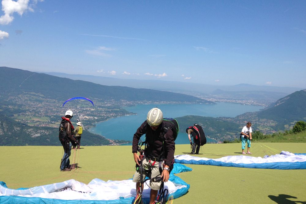 Parapente au dessus du Lac d